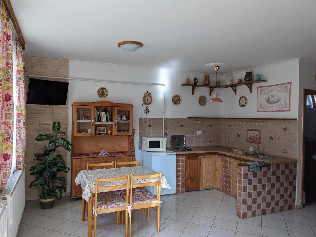 Rozsakert Vendeghaz Apartament