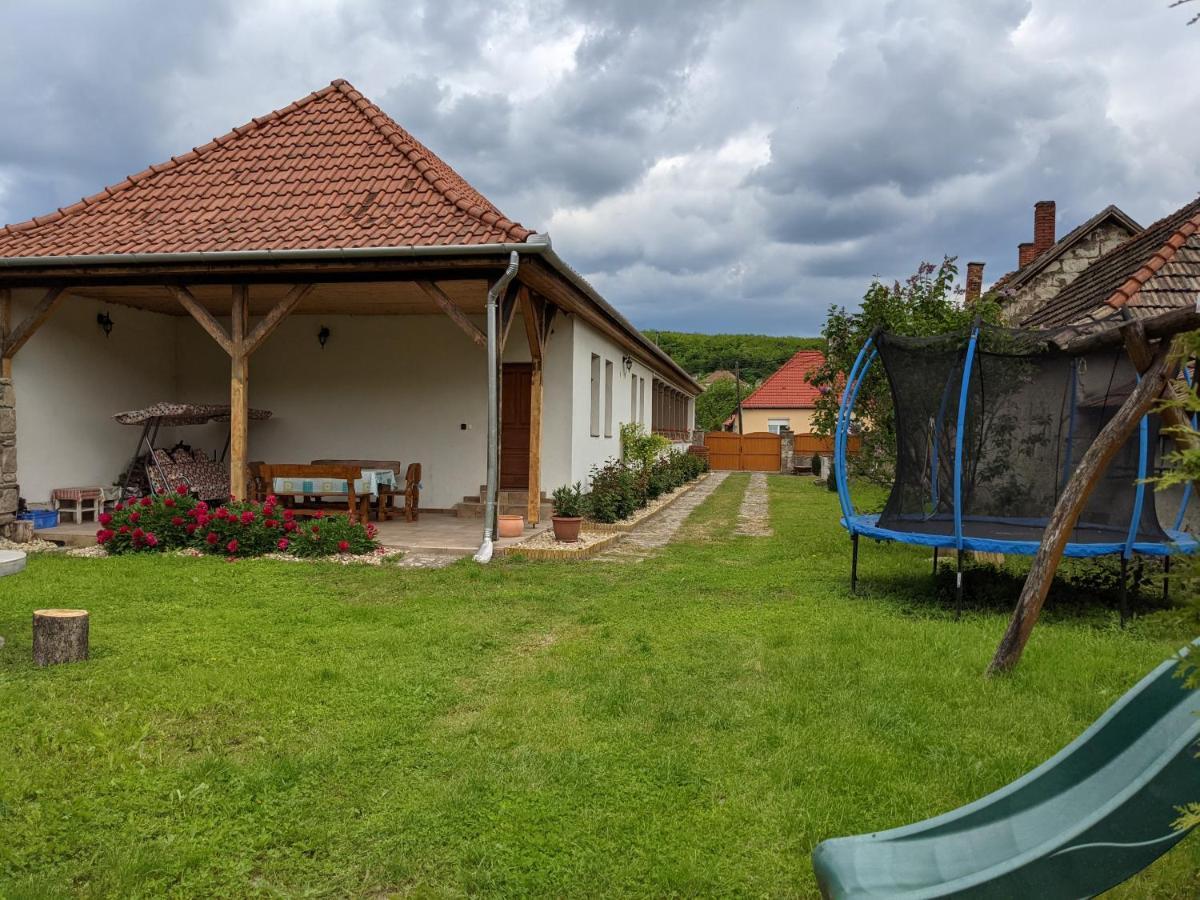 Rozsakert Vendeghaz Szomolya