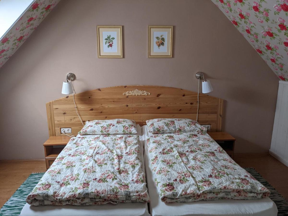 Rozsakert Vendeghaz Apartament *