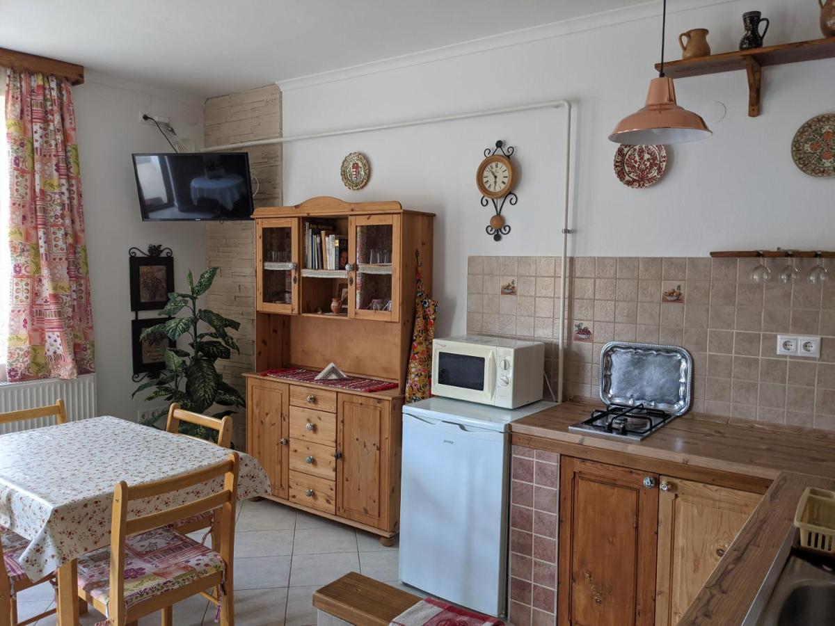 Rozsakert Vendeghaz Apartament Szomolya