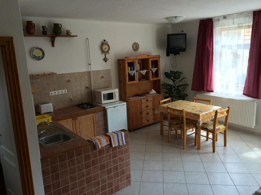 Apartament Rozsakert Vendeghaz *